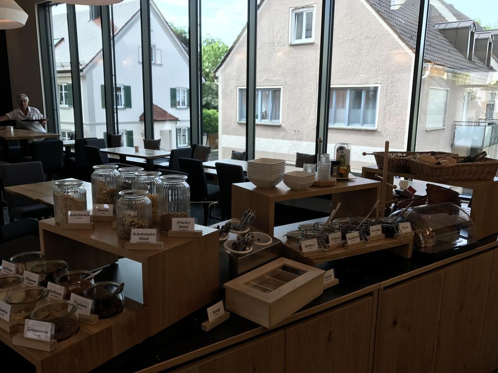 Hotel Zum Hirsch Wertingen Экстерьер фото