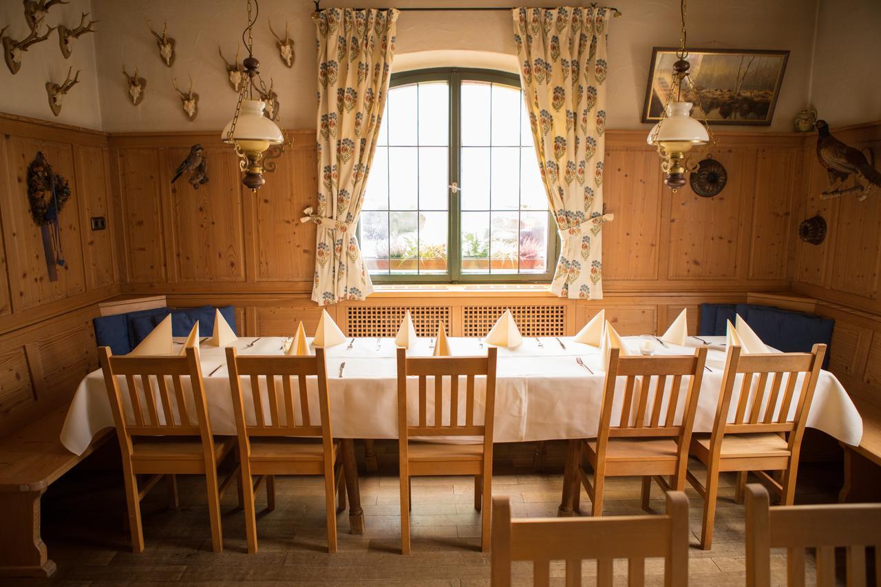 Hotel Zum Hirsch Wertingen Экстерьер фото