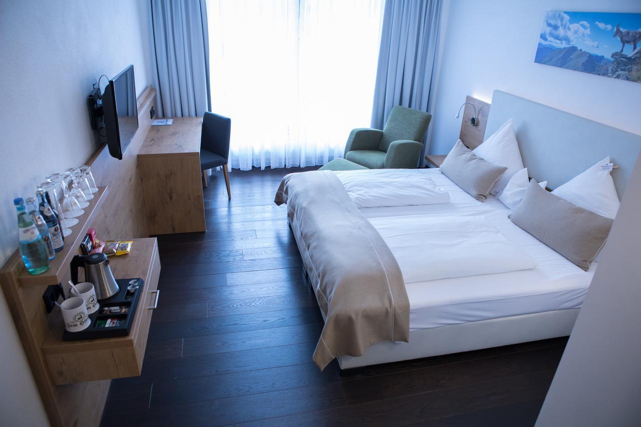 Hotel Zum Hirsch Wertingen Экстерьер фото