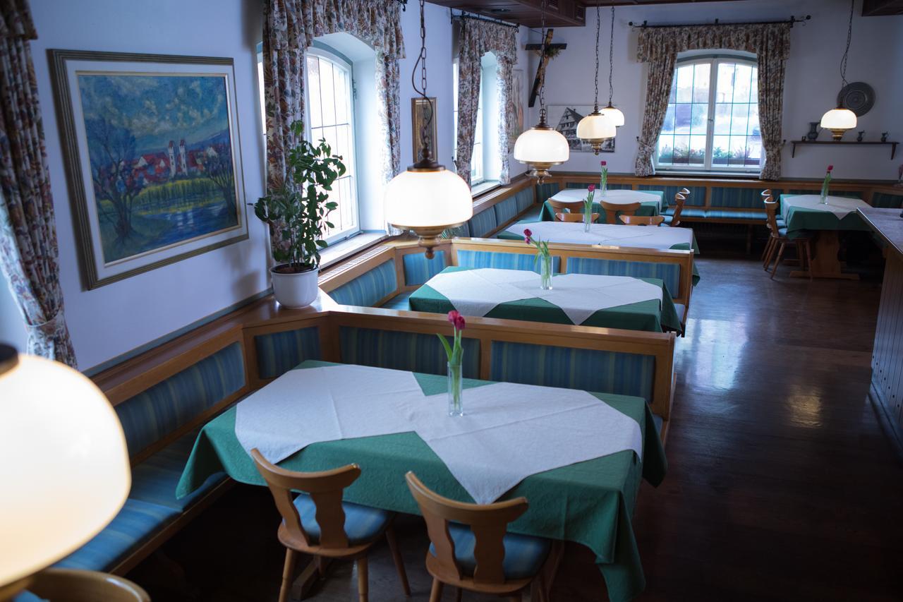 Hotel Zum Hirsch Wertingen Экстерьер фото