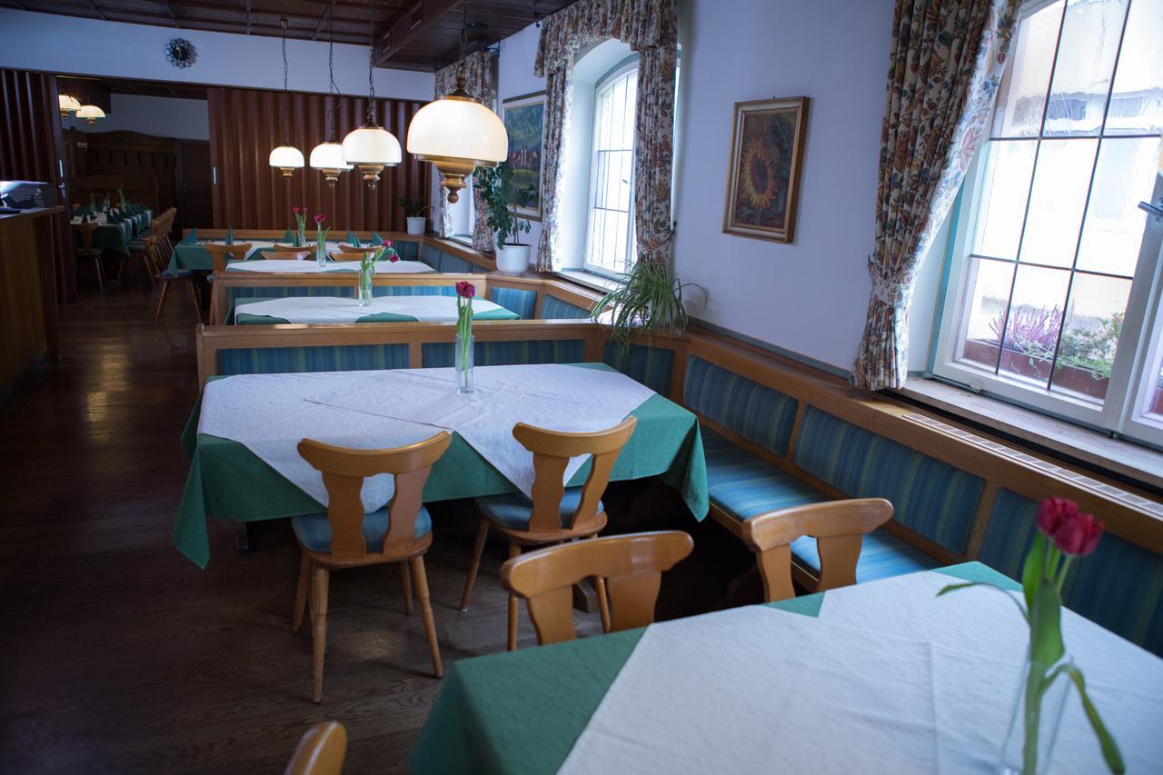 Hotel Zum Hirsch Wertingen Экстерьер фото