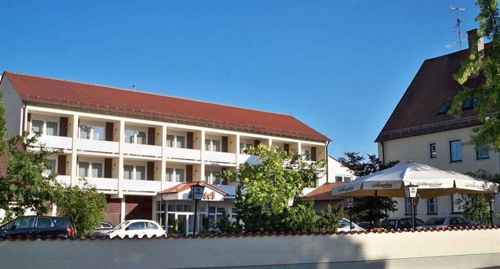 Hotel Zum Hirsch Wertingen Экстерьер фото