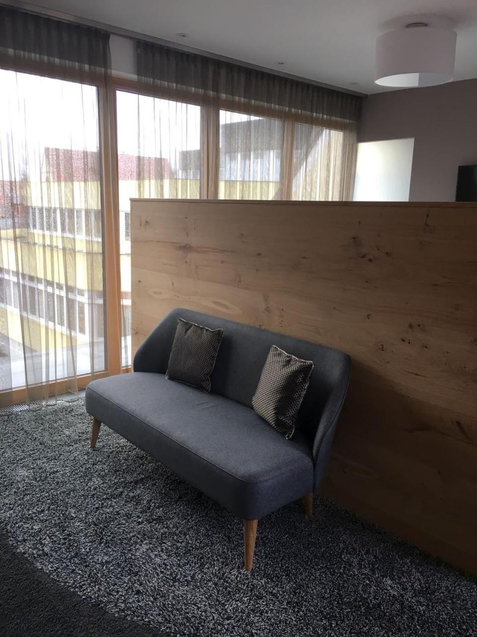 Hotel Zum Hirsch Wertingen Экстерьер фото